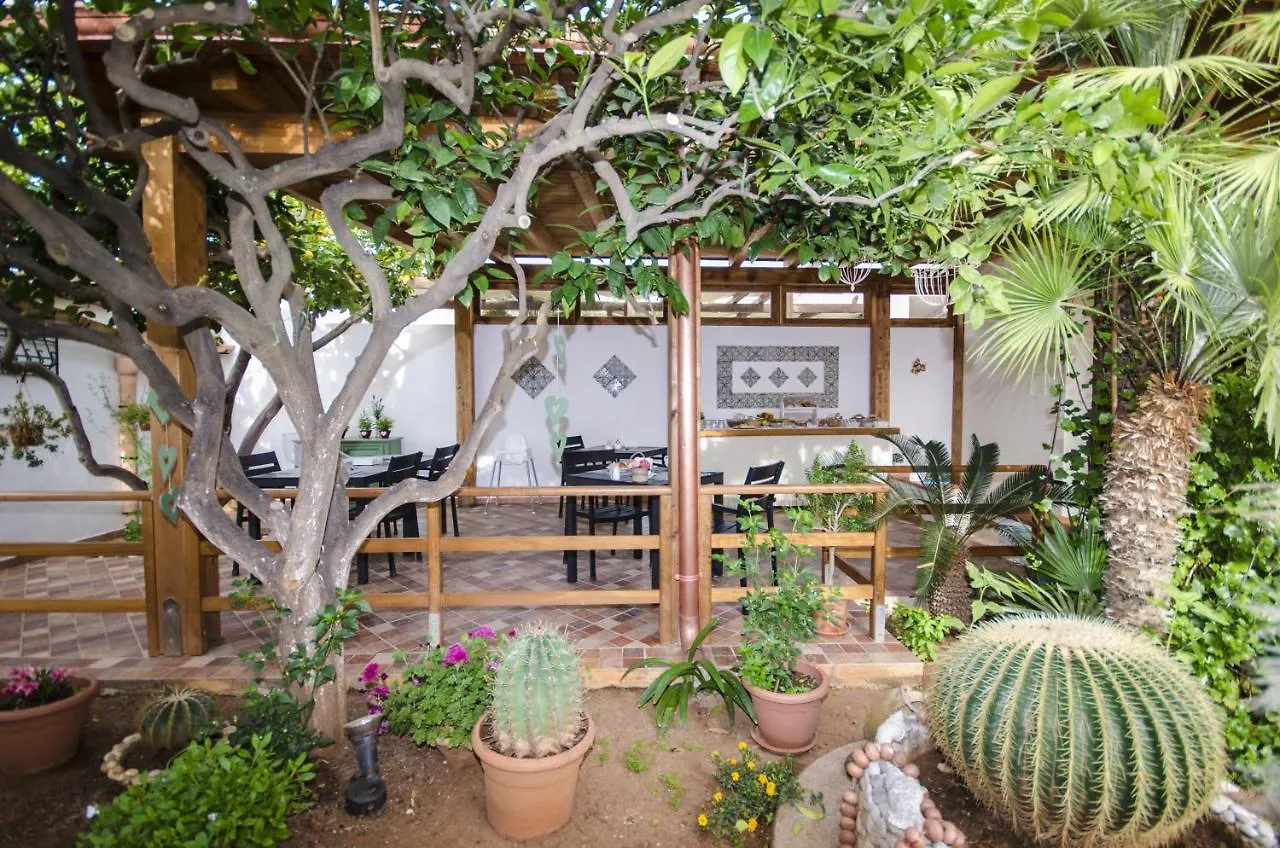 B&B Donna Nina 圣维托罗卡波 住宿加早餐酒店