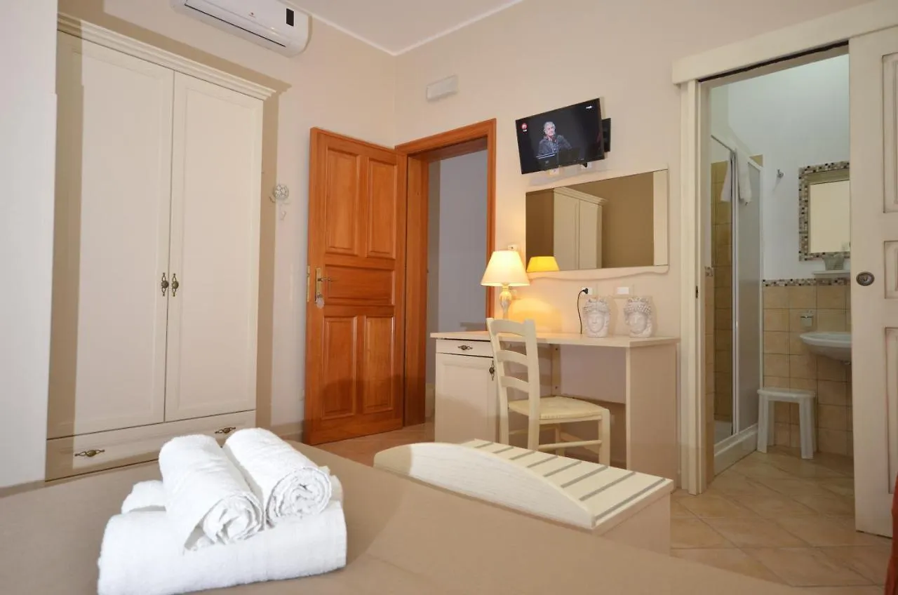 B&B Donna Nina San Vito Lo Capo 0*,  Italia